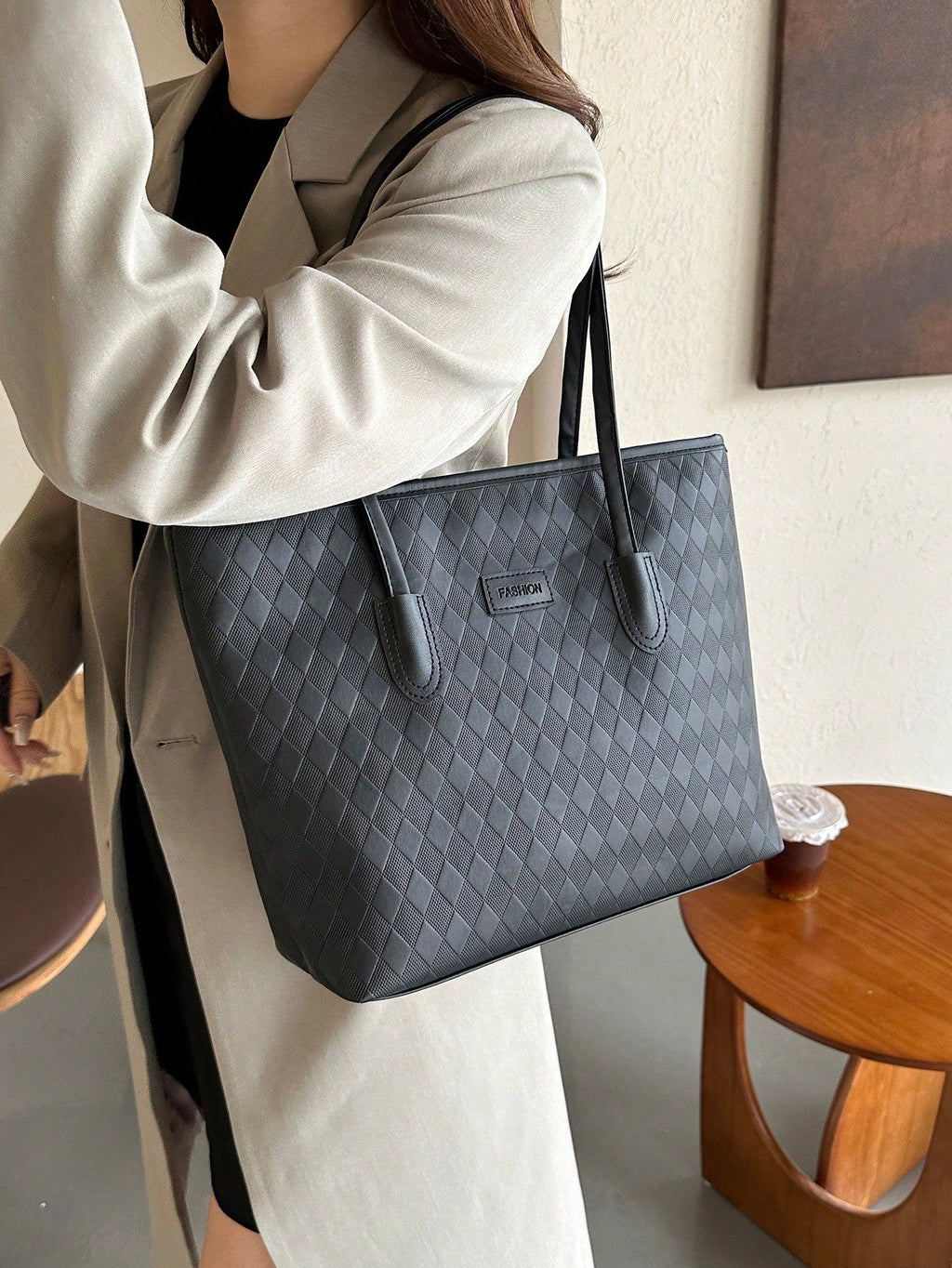 Fashion Large Quilted Tote Bag|Wholesale Price|Min:6 Items.