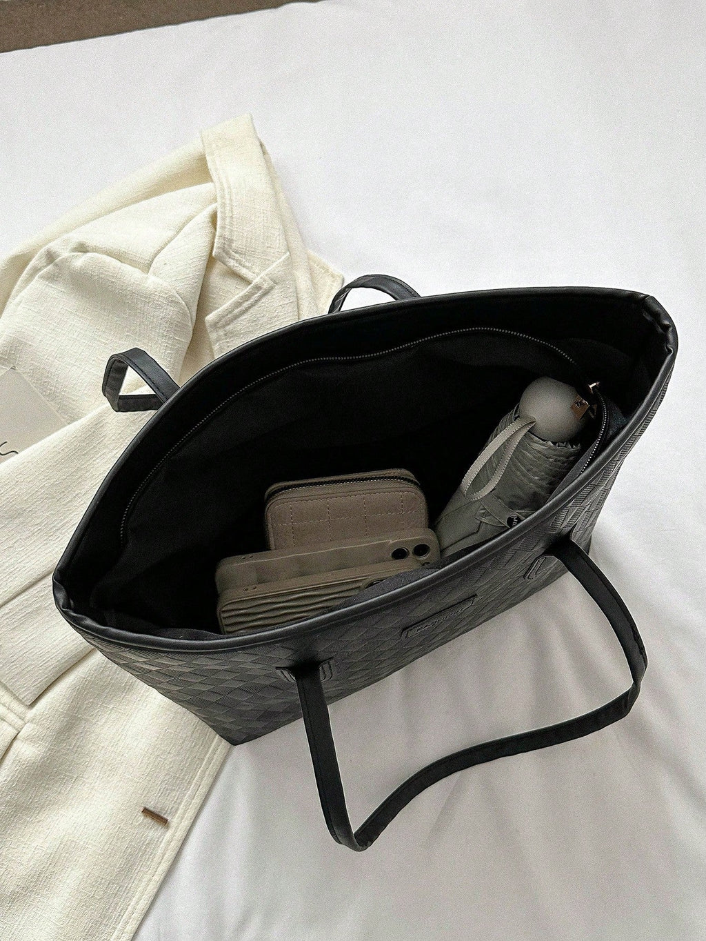 Fashion Large Quilted Tote Bag|Wholesale Price|Min:6 Items.