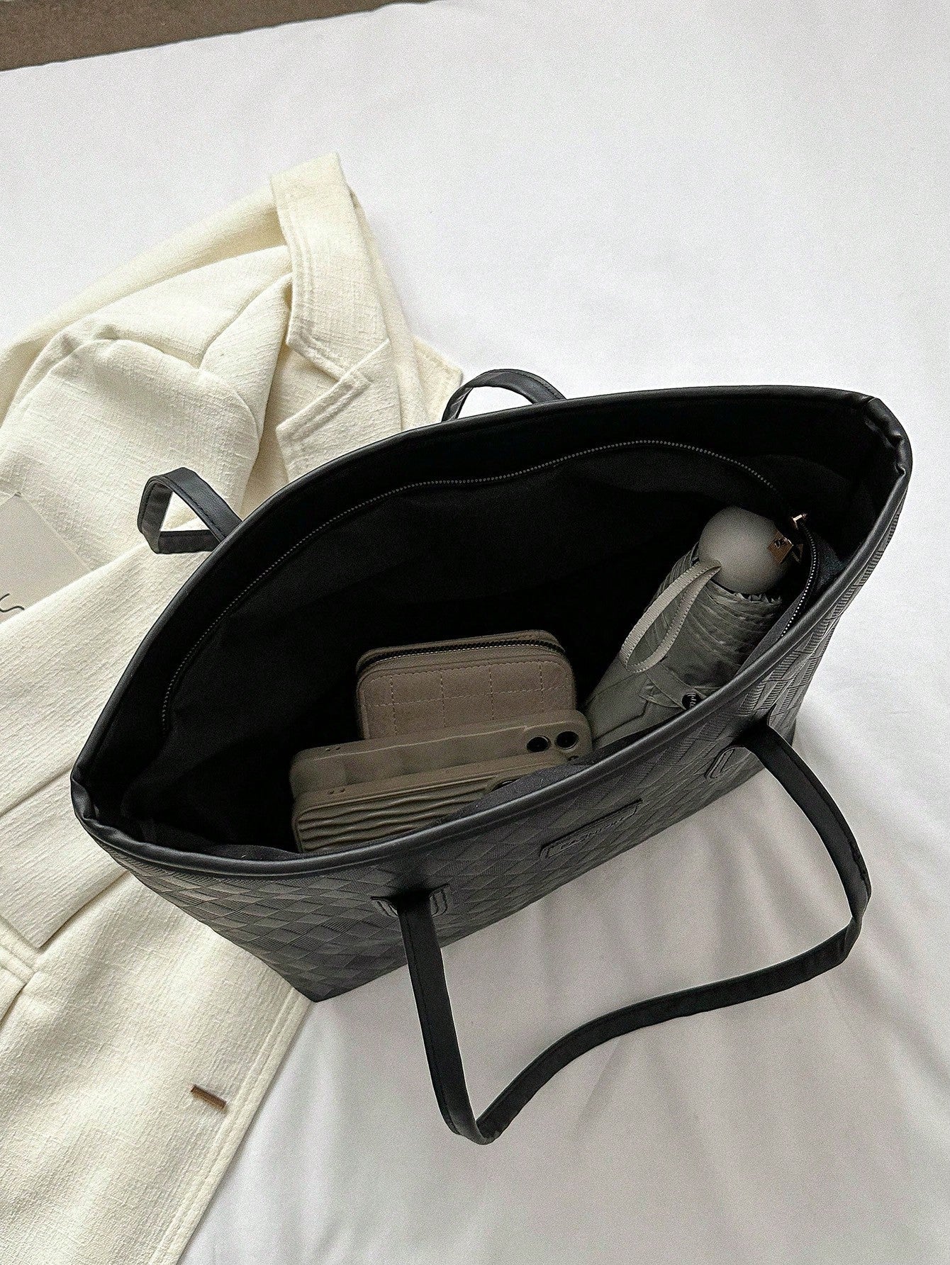 Fashion Large Quilted Tote Bag|Wholesale Price|Min:6 Items.