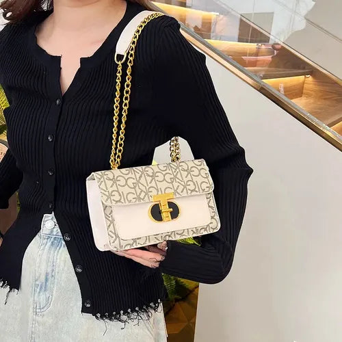Vintage Letter Print Chain Crossbody Bag| Wholesale Price| Min: 6 Items.